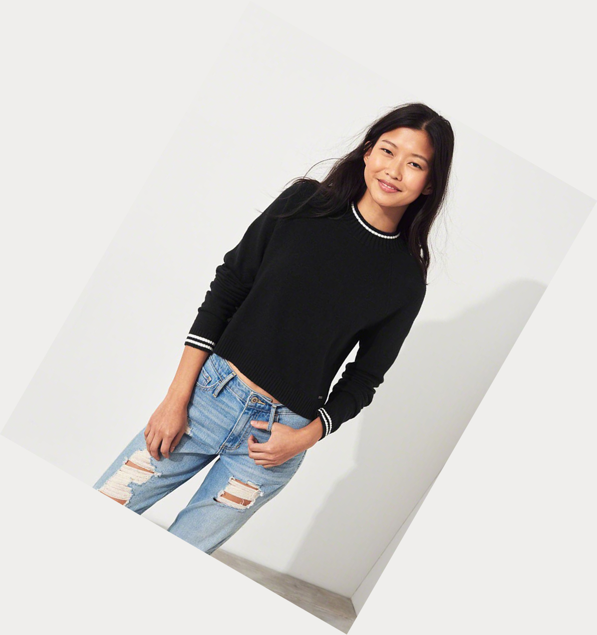 Black Women's Hollister Crop Crewneck Sweaters | UK-982UBMO