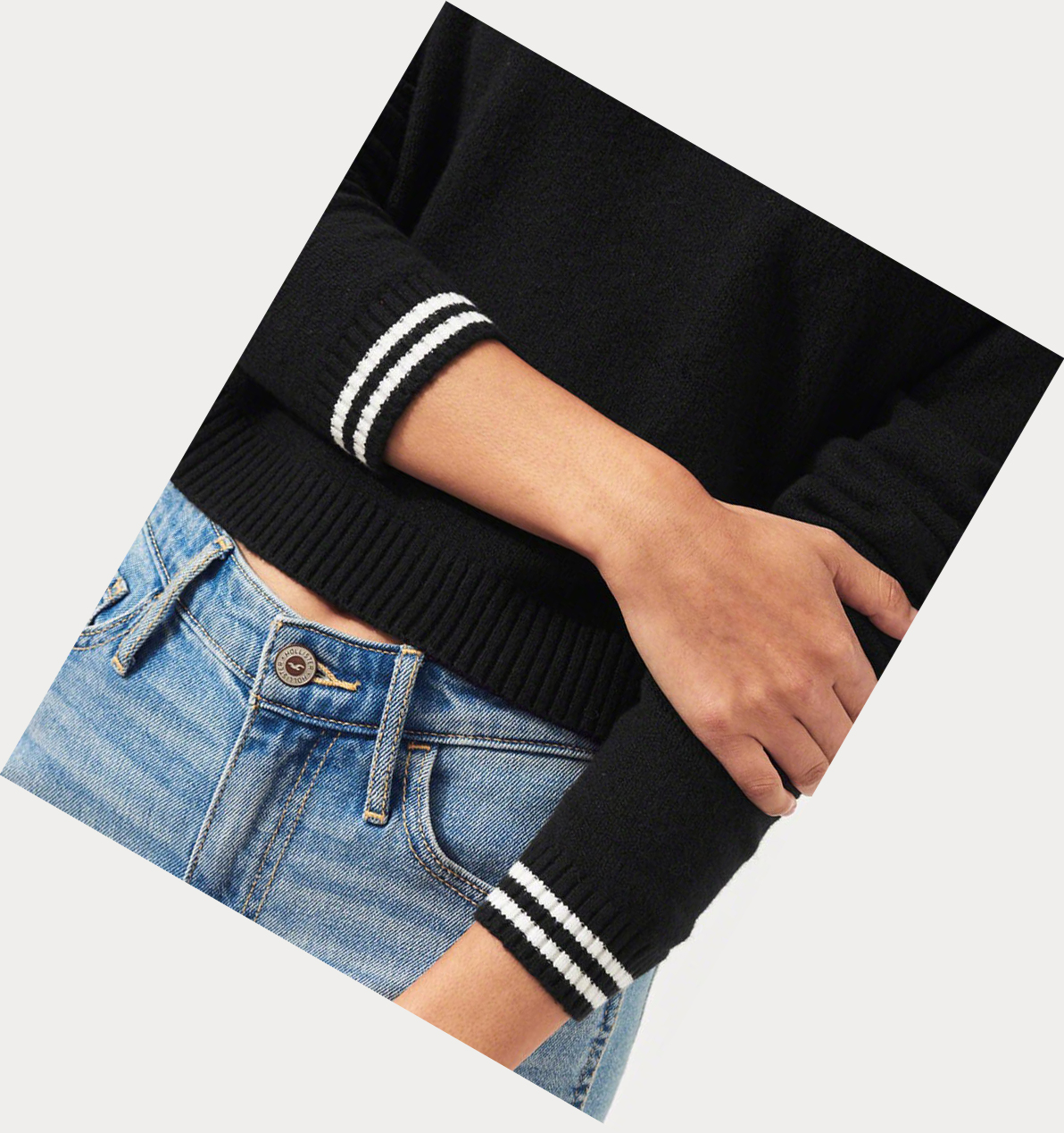 Black Women's Hollister Crop Crewneck Sweaters | UK-982UBMO