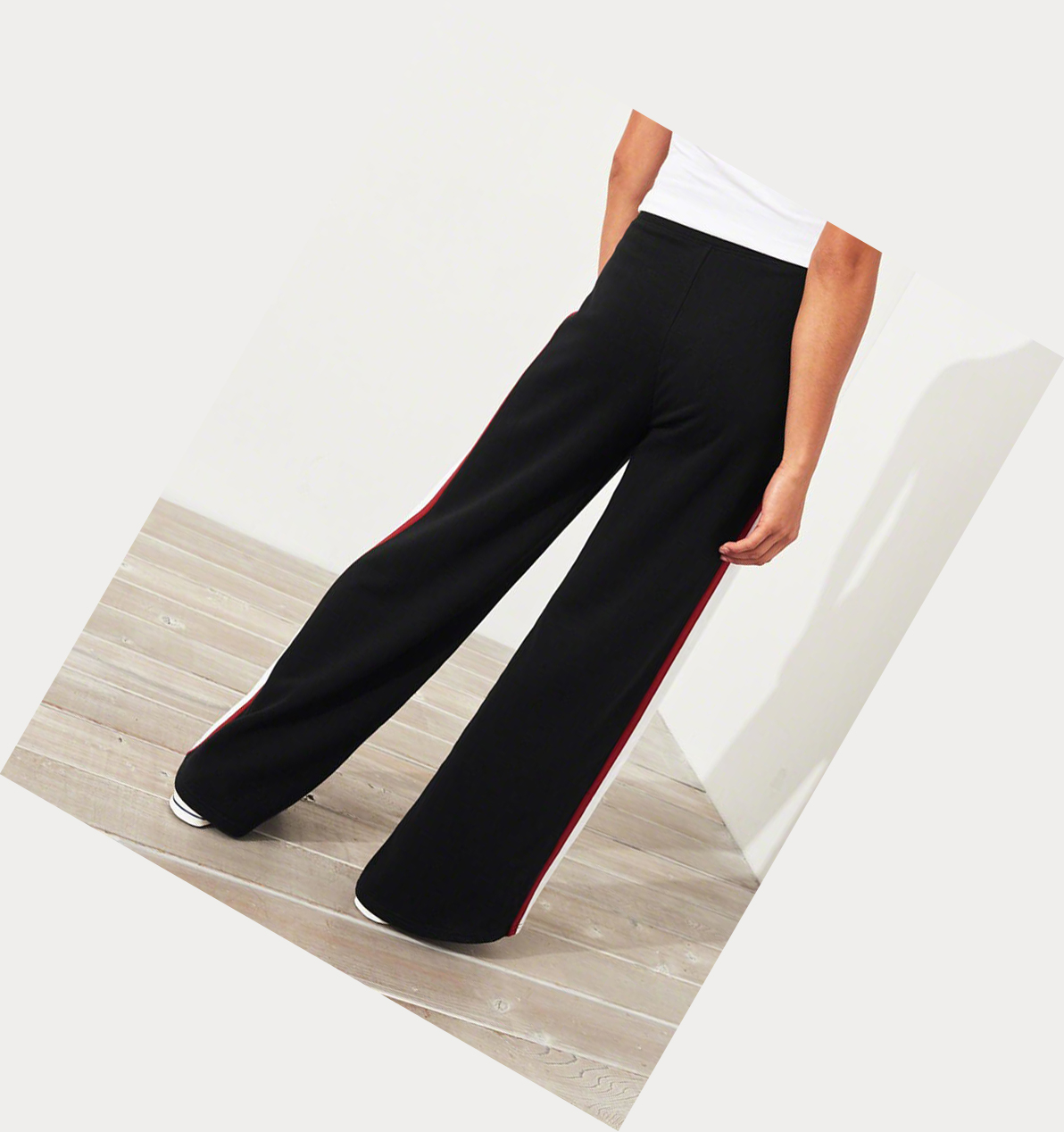 Black Women's Hollister Ultra High-Rise Wide-Leg Fleece Track Sweatpants | UK-459SGKU