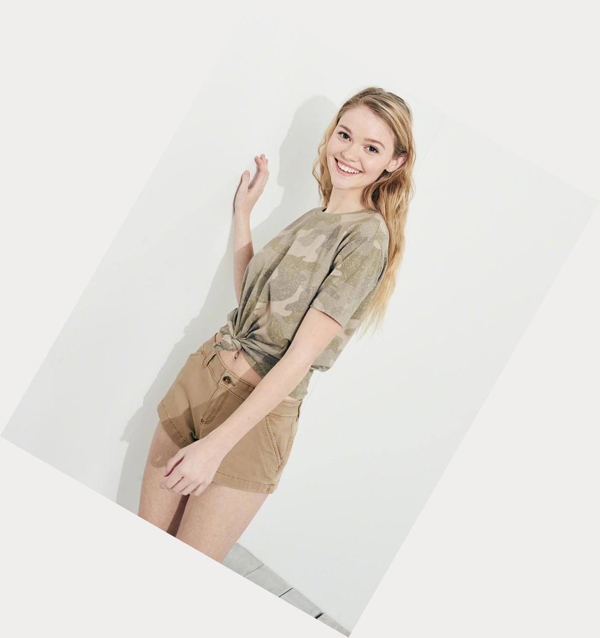 Khaki Women's Hollister Stretch Low-Rise Twill Chino Shorts | UK-615XWZO