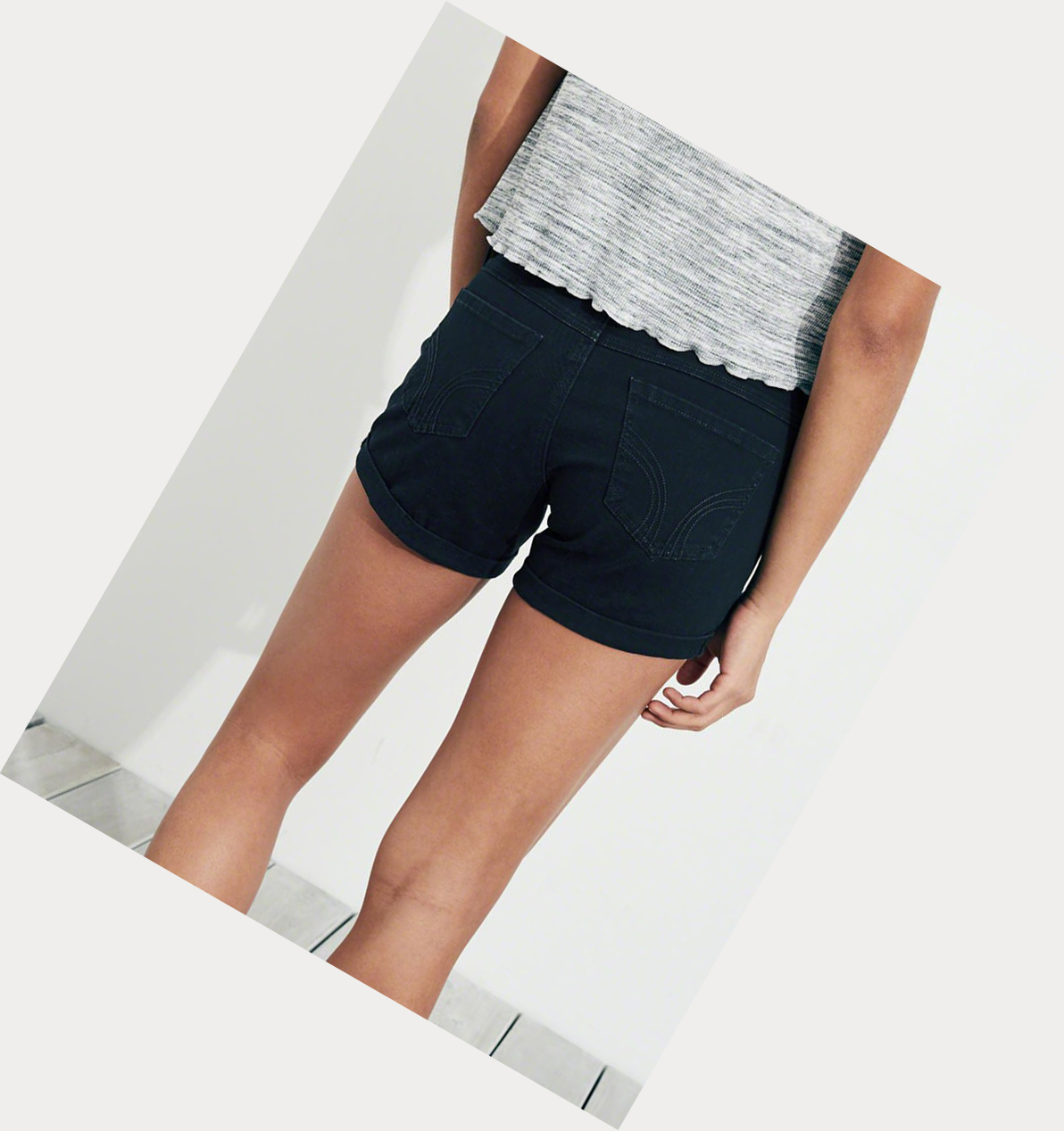 Navy Women's Hollister Low-Rise Twill Midi Shorts | UK-062BNZE