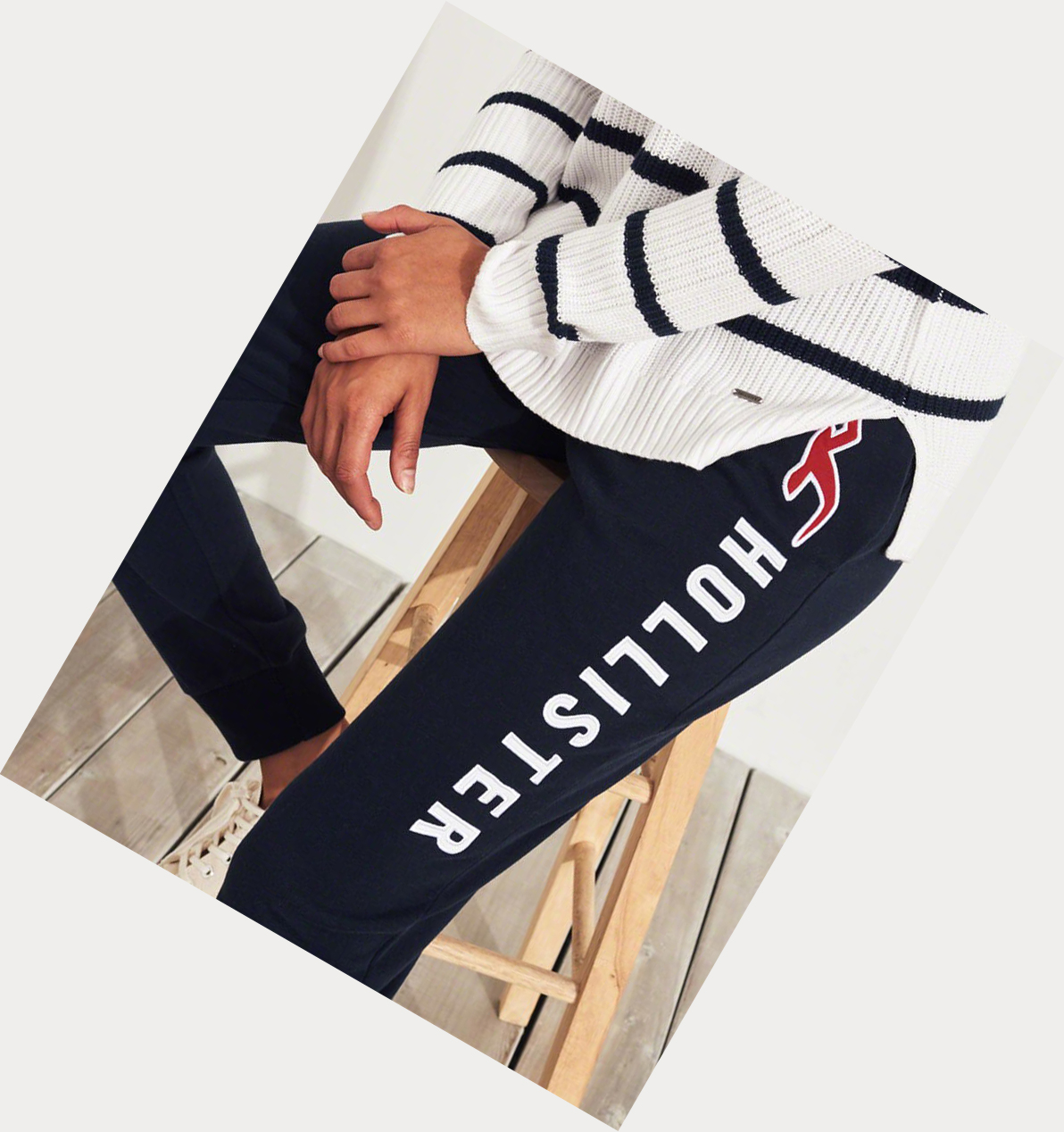 Navy Women's Hollister Mid-Rise Fleece Sweatpants | UK-735YMZF