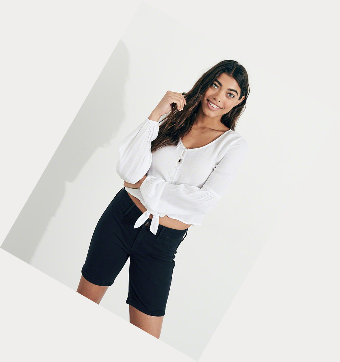 Navy Women's Hollister Stretch Low-Rise Twill Shorts | UK-317EIOM