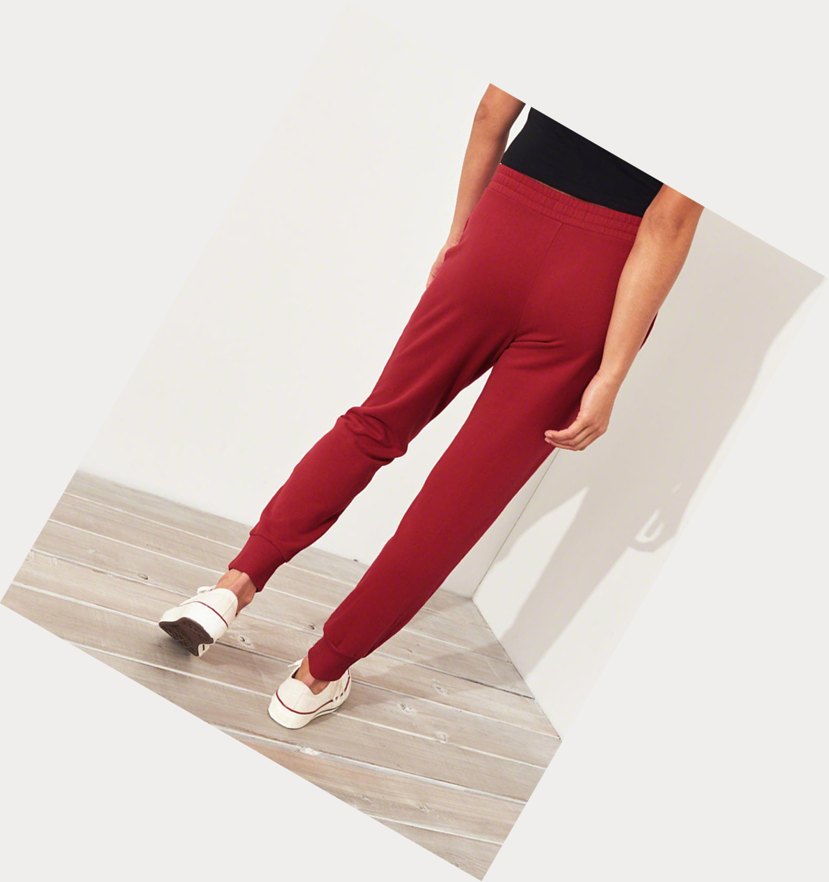 Red Women's Hollister Mid-Rise Fleece Sweatpants | UK-106MNKQ